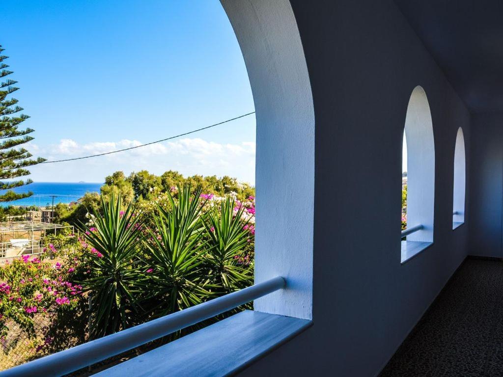 United Blue Resorts - White Sand Karteros Ngoại thất bức ảnh